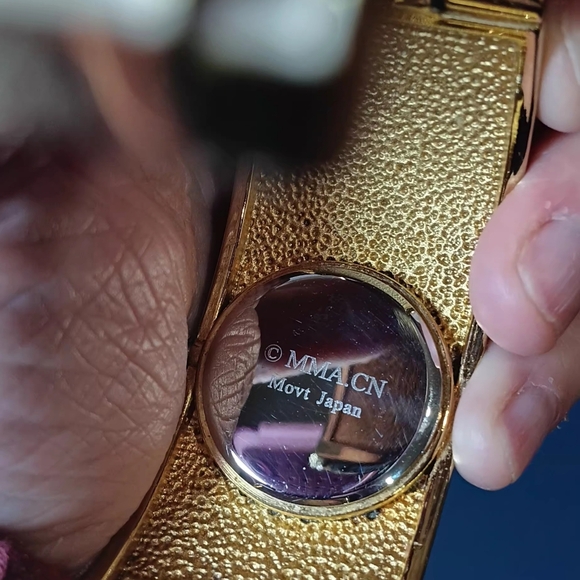 Metropolitan Museum of Art Cuff Watch - Picture 5 of 5